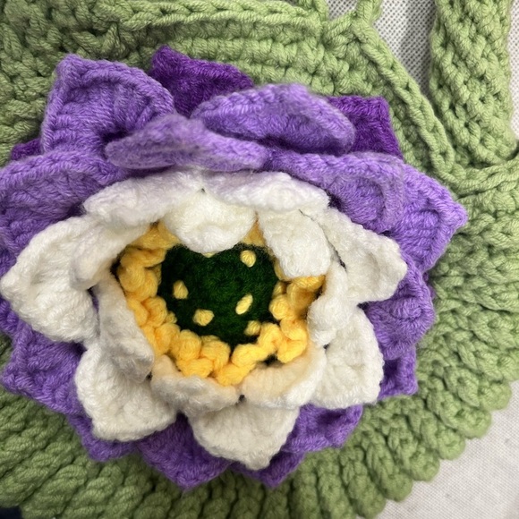 Handcrafted Green Floral Knit Bag - Picture 10 of 11